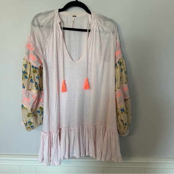 Free People Women’s Mix It Up Floral V Neck Long Sleeve Boho Top Sz XS GUC - Picture 2 of 8